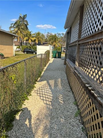 281 Benson ST E, Naples, FL 34113