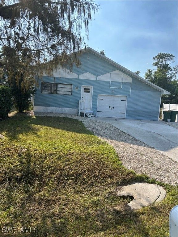 281 Benson ST E, Naples, FL 34113