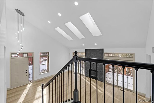 4392 Gateway Circle, West Bloomfield, MI 48322