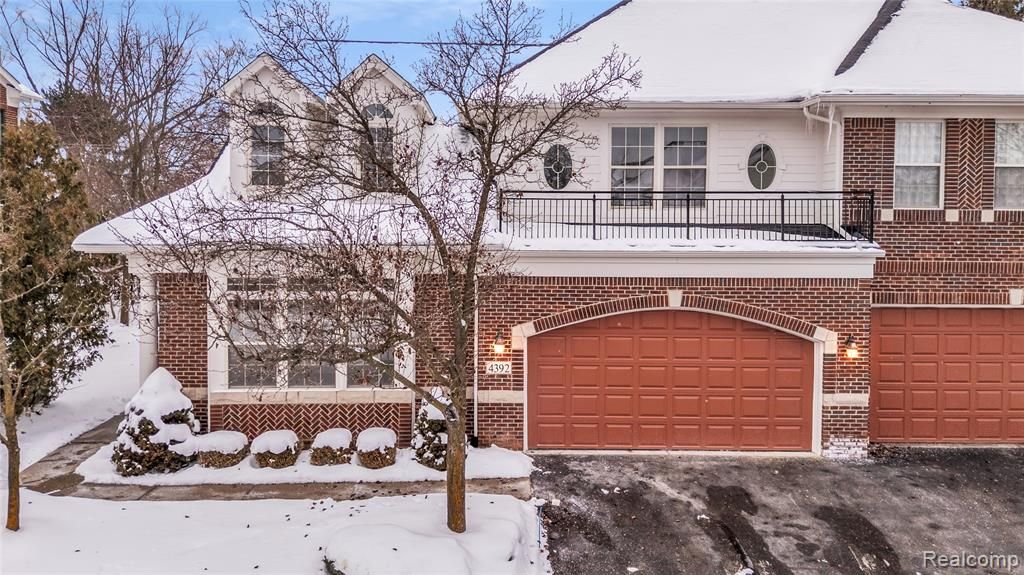 4392 Gateway Circle, West Bloomfield, MI 48322