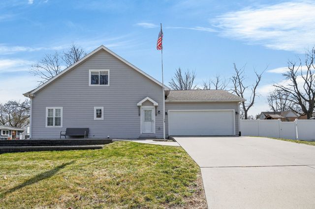 630 N 1st Street, Carlisle, IA 50047