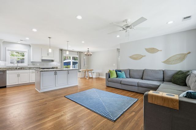 376 Hoff Avenue, Charleston, SC 29407