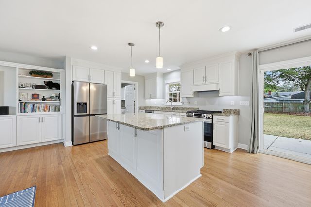 376 Hoff Avenue, Charleston, SC 29407