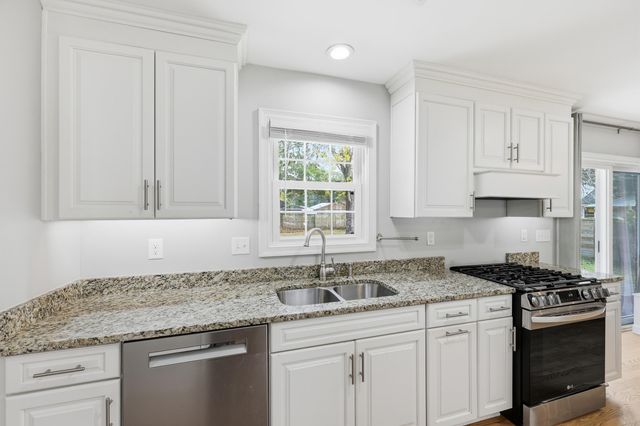 376 Hoff Avenue, Charleston, SC 29407