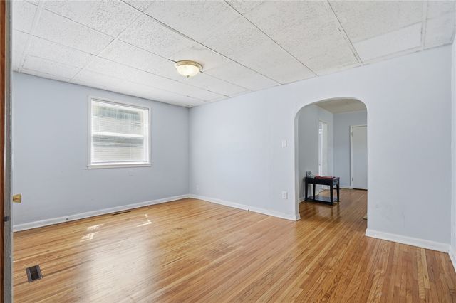 815 5th Avenue, Marion, IA 52302