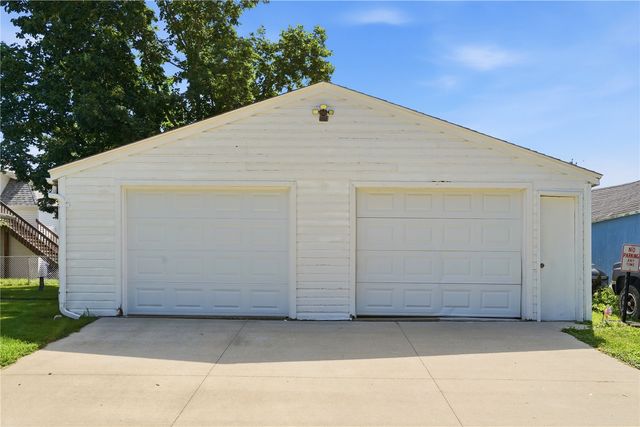 815 5th Avenue, Marion, IA 52302