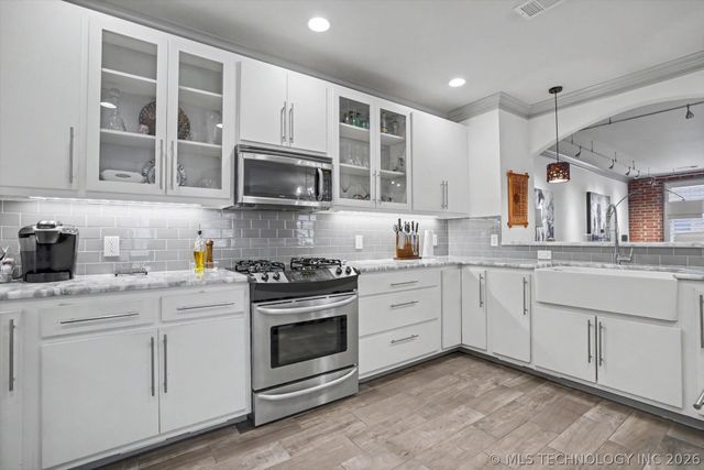 726 S Owasso Avenue B, Tulsa, OK 74120