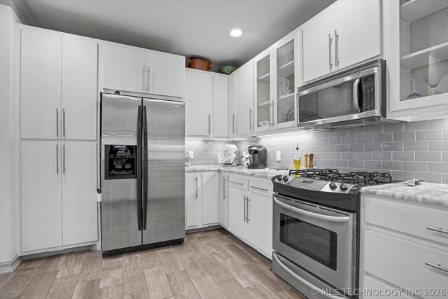 726 S Owasso Avenue B, Tulsa, OK 74120