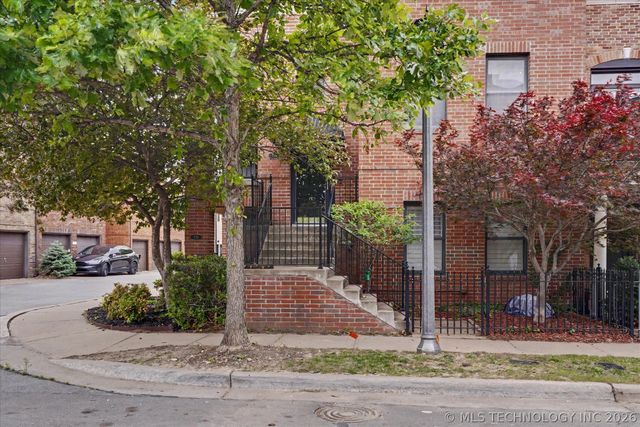 726 S Owasso Avenue B, Tulsa, OK 74120