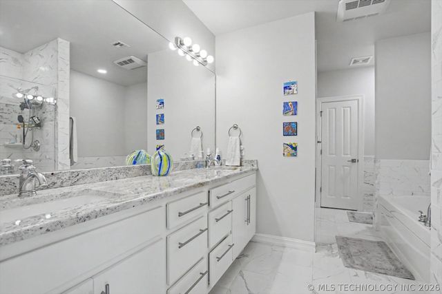 726 S Owasso Avenue B, Tulsa, OK 74120
