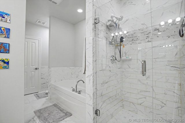 726 S Owasso Avenue B, Tulsa, OK 74120