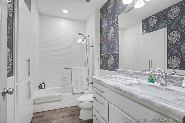 726 S Owasso Avenue B, Tulsa, OK 74120