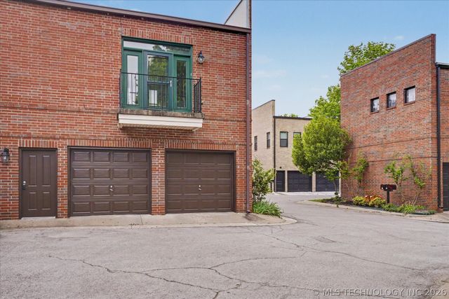 726 S Owasso Avenue B, Tulsa, OK 74120