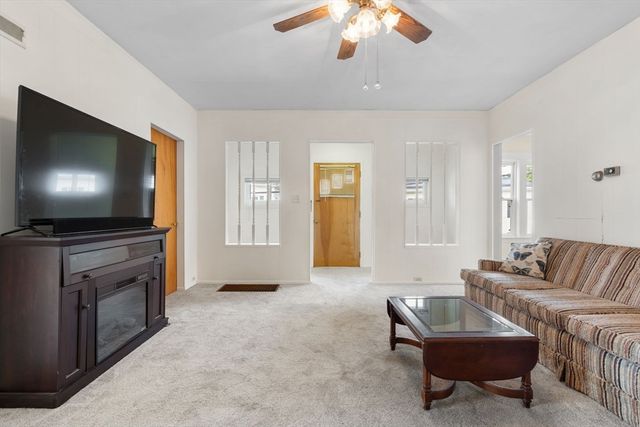 6 Wall St, Fitchburg, MA 01420