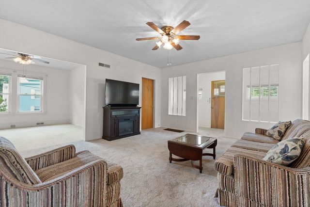 6 Wall St, Fitchburg, MA 01420