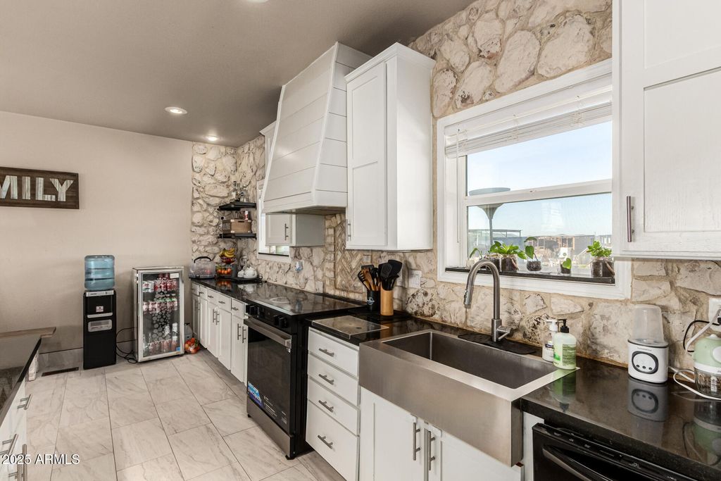 Image 12 of property listing at 36927 W PIMA Street, Tonopah, AZ 85354