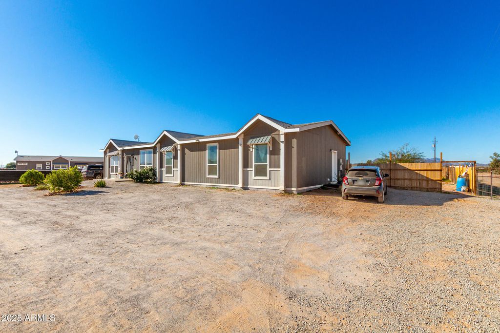 Image 2 of property listing at 36927 W PIMA Street, Tonopah, AZ 85354