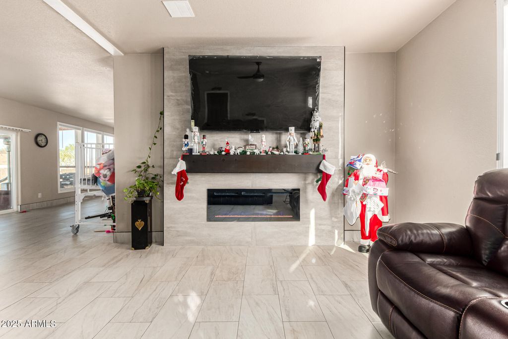 Image 6 of property listing at 36927 W PIMA Street, Tonopah, AZ 85354