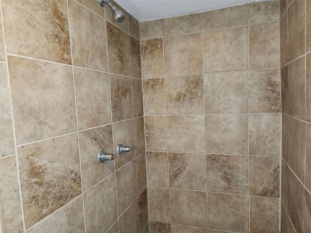 2135 8TH AVENUE N 2, St Petersburg, FL 33713