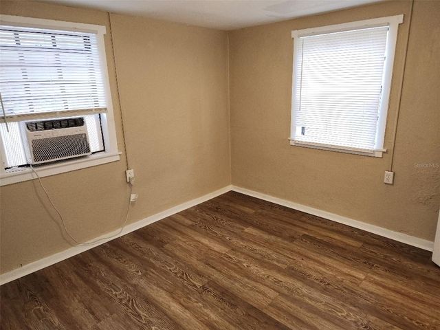 2135 8TH AVENUE N 2, St Petersburg, FL 33713