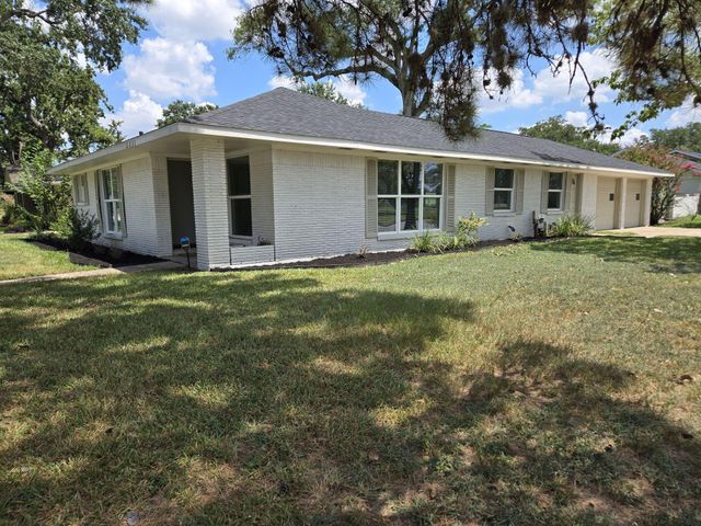 2231 Latexo Drive, Houston, TX 77018