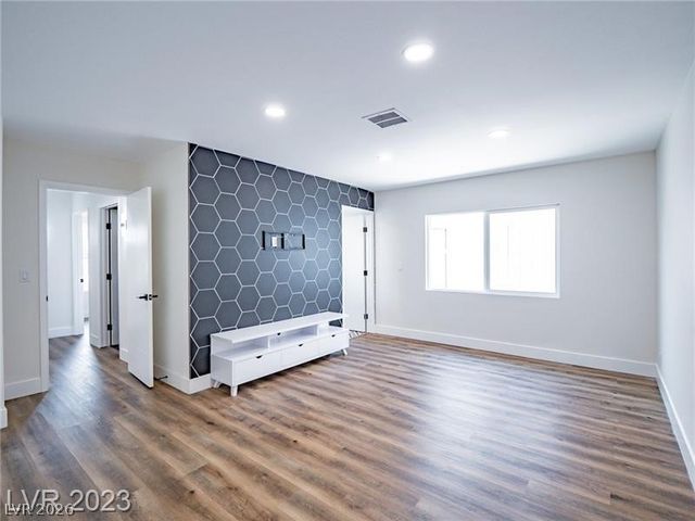 6488 Creston Avenue, Las Vegas, NV 89103