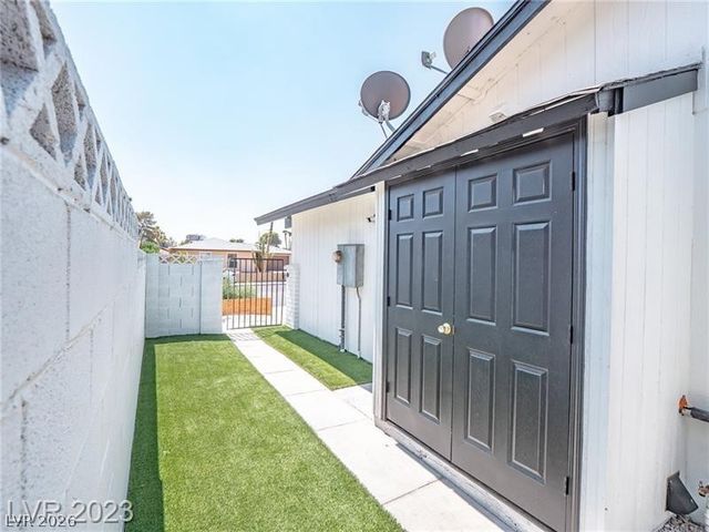 6488 Creston Avenue, Las Vegas, NV 89103