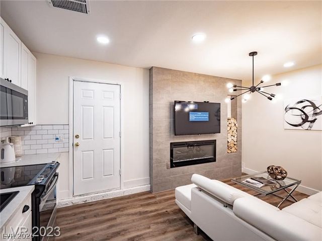6488 Creston Avenue, Las Vegas, NV 89103