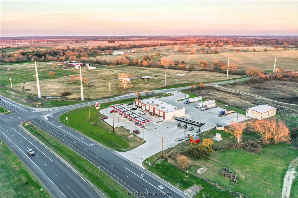 11378 SH-21, Caldwell, TX 77836 — exterior