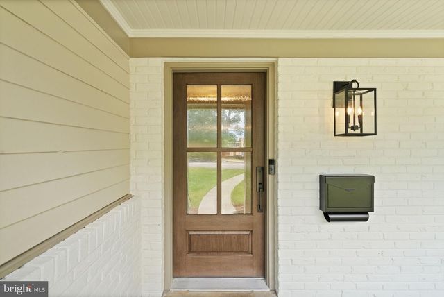 3667 N HARRISON ST, Arlington, VA 22207
