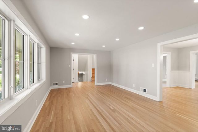 3667 N HARRISON ST, Arlington, VA 22207