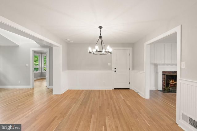 3667 N HARRISON ST, Arlington, VA 22207