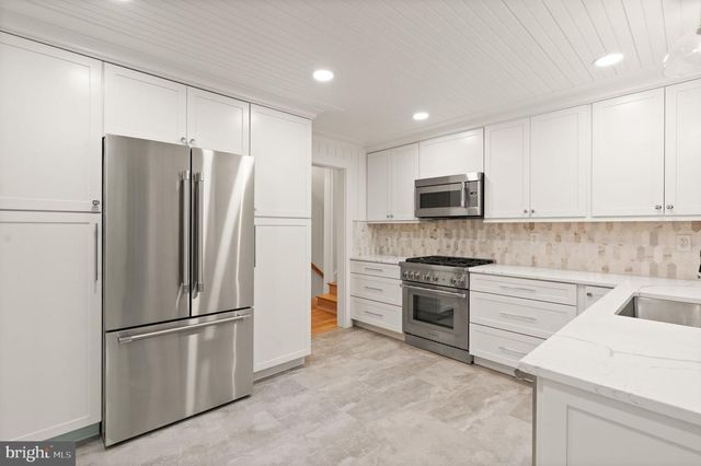 3667 N HARRISON ST, Arlington, VA 22207