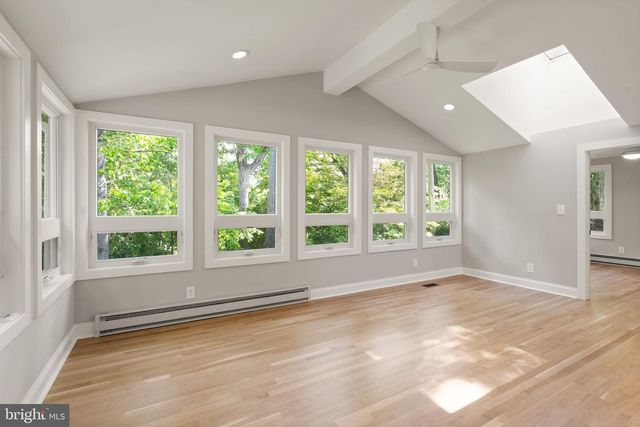 3667 N HARRISON ST, Arlington, VA 22207