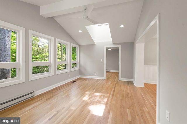 3667 N HARRISON ST, Arlington, VA 22207