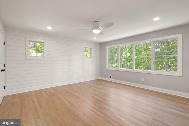 3667 N HARRISON ST, Arlington, VA 22207