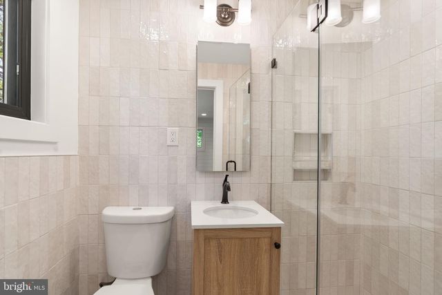 3667 N HARRISON ST, Arlington, VA 22207
