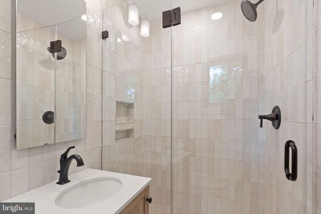 3667 N HARRISON ST, Arlington, VA 22207
