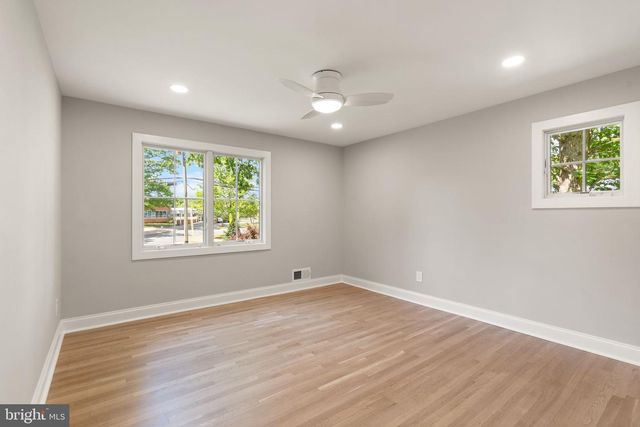 3667 N HARRISON ST, Arlington, VA 22207