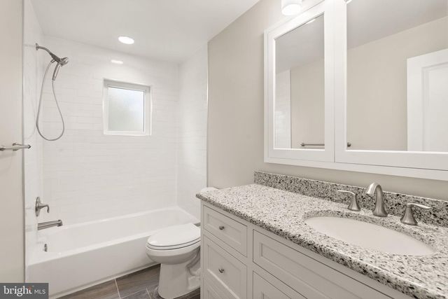 3667 N HARRISON ST, Arlington, VA 22207