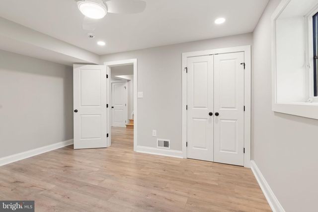 3667 N HARRISON ST, Arlington, VA 22207