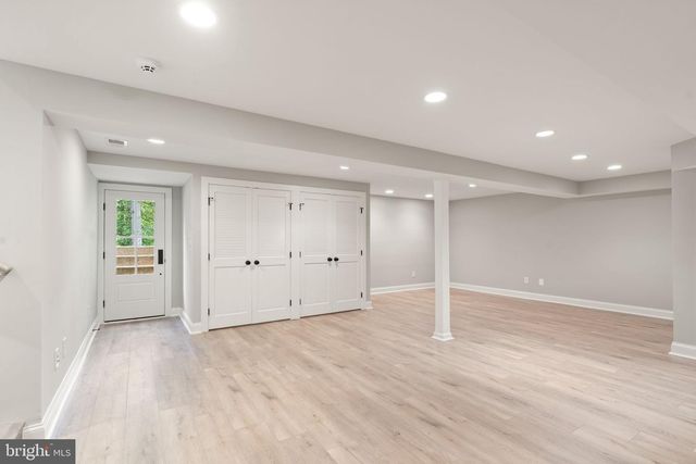 3667 N HARRISON ST, Arlington, VA 22207