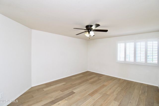 4237 E ROCKLEDGE Road, Phoenix, AZ 85044