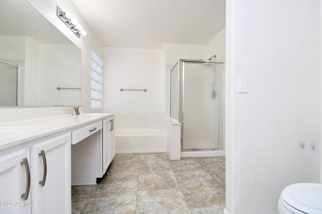 4237 E ROCKLEDGE Road, Phoenix, AZ 85044