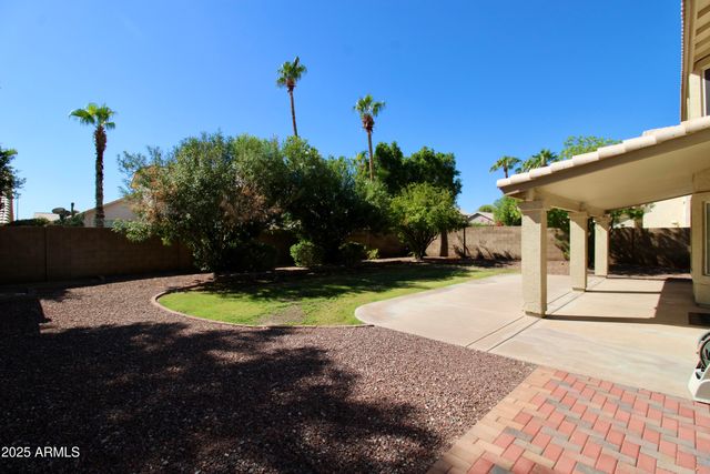 4237 E ROCKLEDGE Road, Phoenix, AZ 85044