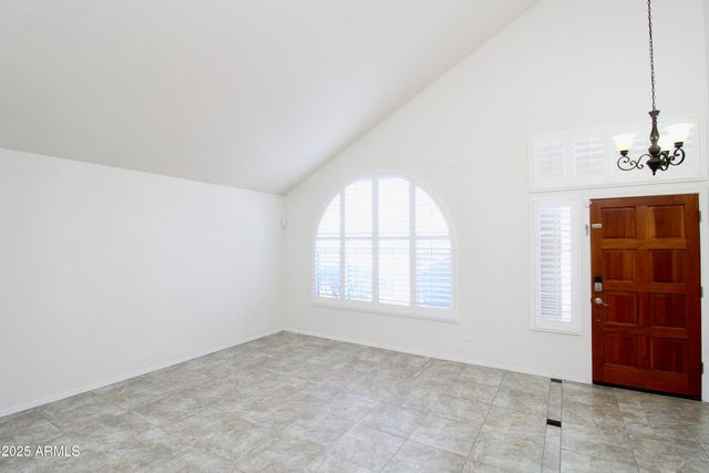 4237 E ROCKLEDGE Road, Phoenix, AZ 85044