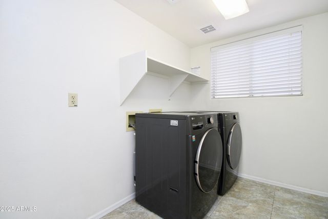 4237 E ROCKLEDGE Road, Phoenix, AZ 85044