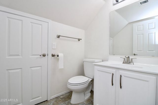 4237 E ROCKLEDGE Road, Phoenix, AZ 85044