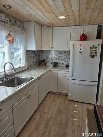 67 Loring Court, Wallingford, CT 06492