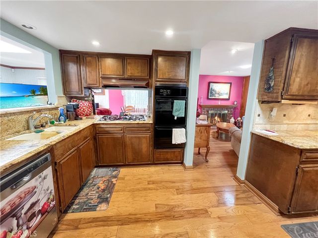 2021 Kristi Lane, Santa Ana, CA 92701